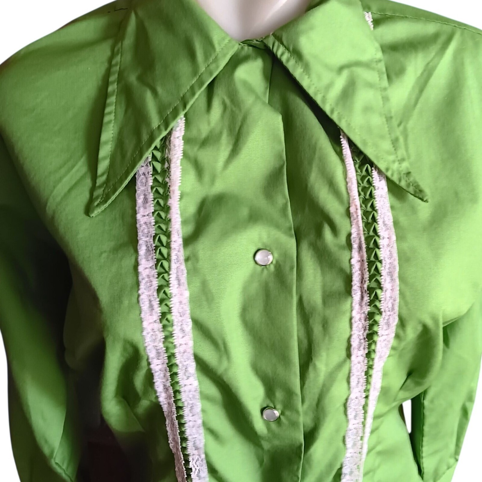 Medium Vintage Cowgirl Blouse Shirt 1960’s Karman Western Avocado Green Snap Mod