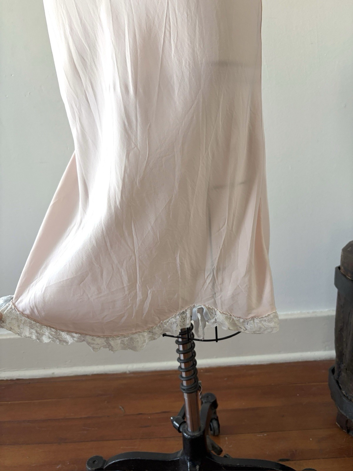 1940s Pink Bias Cut Rayon Slip Dress Floral Embroidery Lace Trim Satin Bow XS