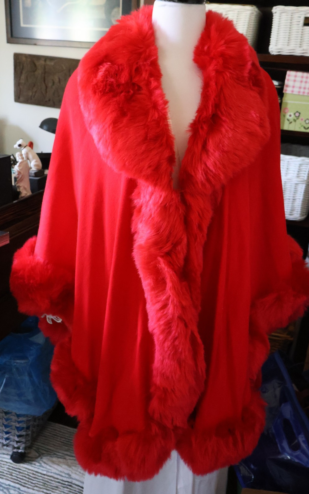 NWT RED CRUELLA Modelia Vintage Coat Wrap Faux Fur Poncho STUNNING NEW WOOL BLEN