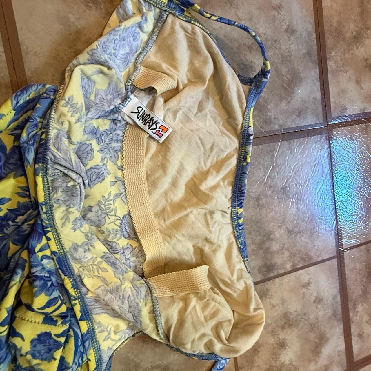 Sunrays vintage 80s/90s striking floral swimsuit in blue and yellow. S/XS
