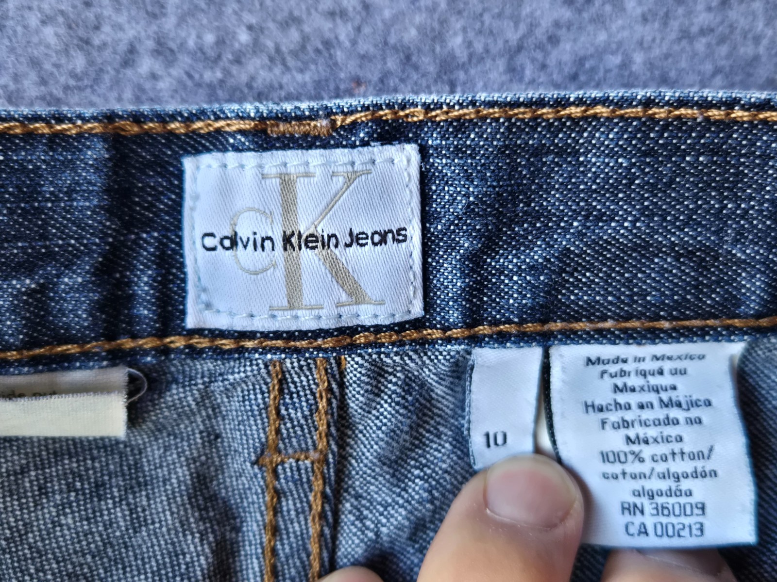 Calvin Klein Jeans Women’s Low Rider Strait Leg Medium Blue Wash Size 10 (32×29)