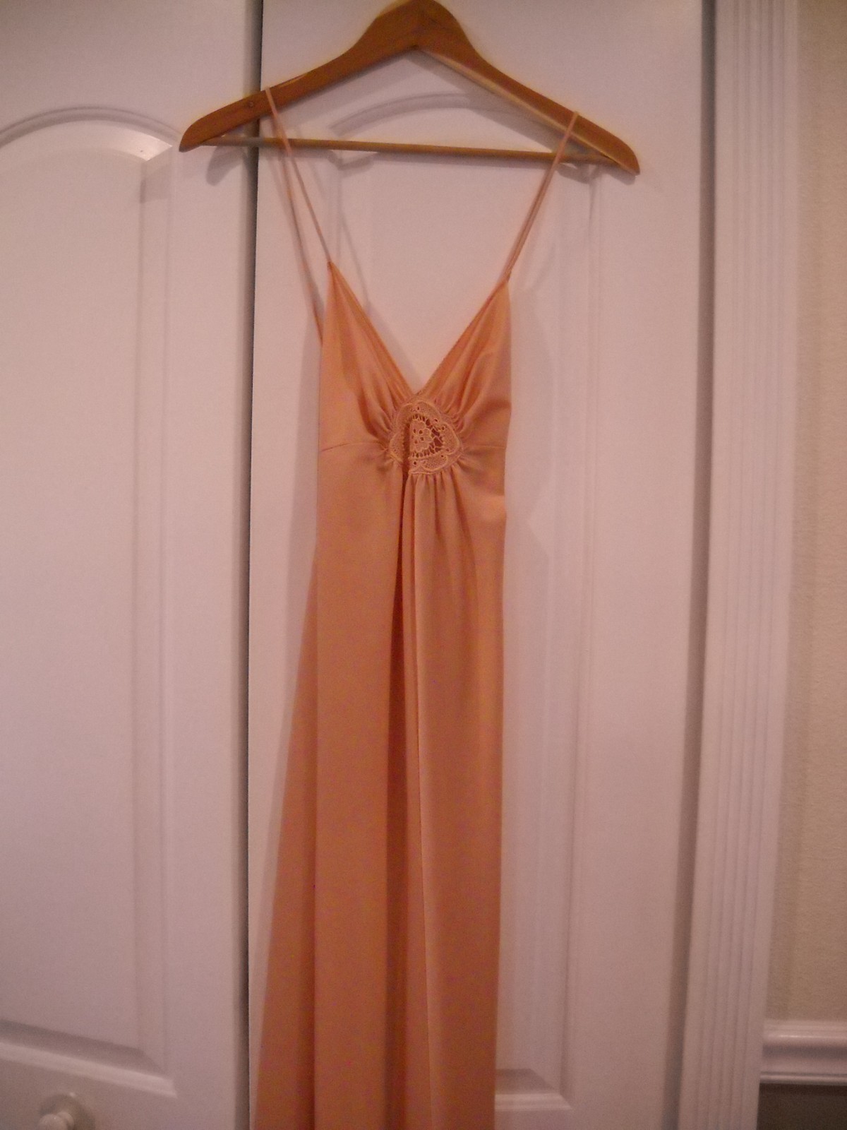 Vanity Fair Ladies Night Gown Spaghetti Straps