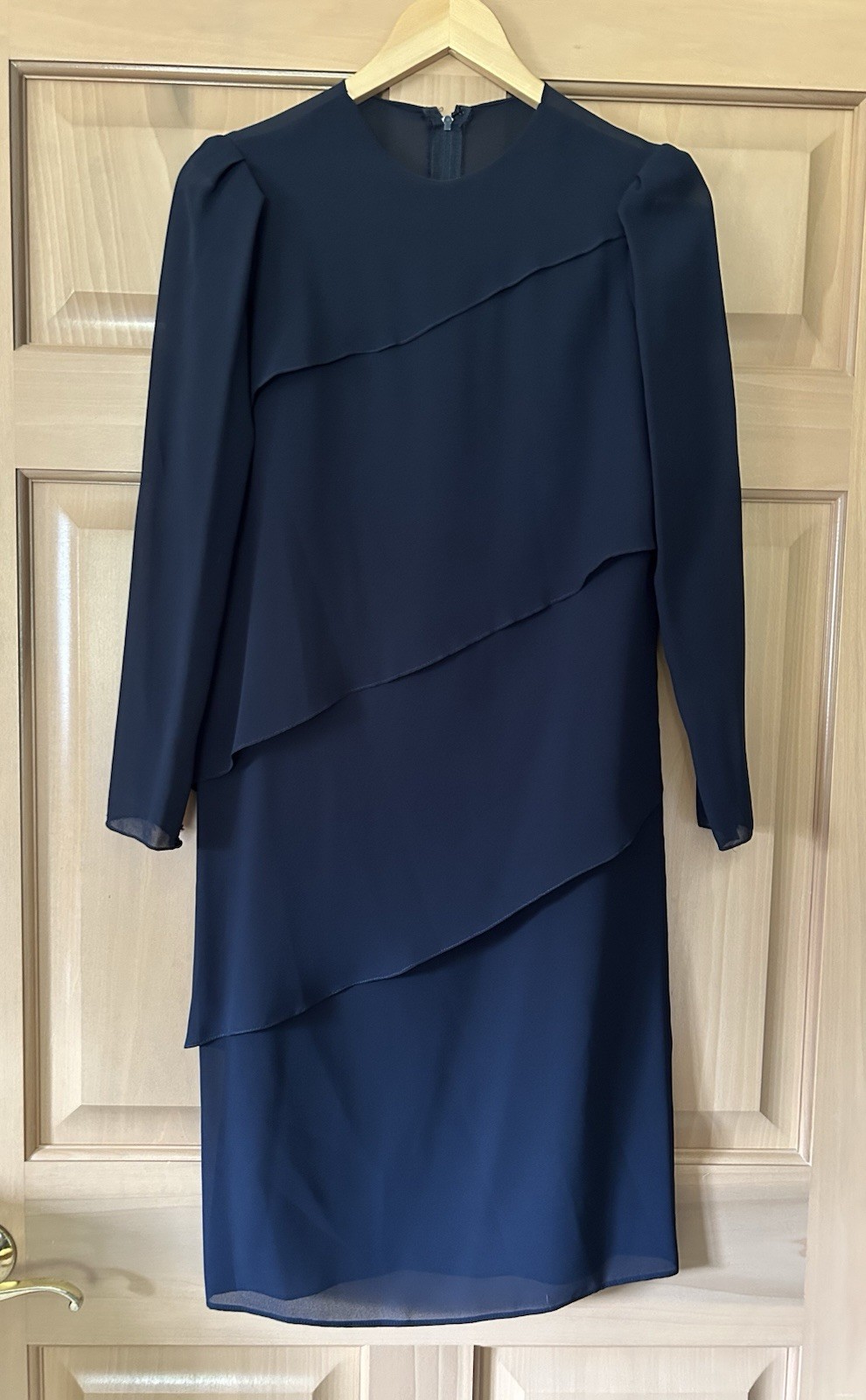 Vintage Long Sleeve Tiered Chiffon Cocktail Dress Navy Size 6 Timeless Sultry