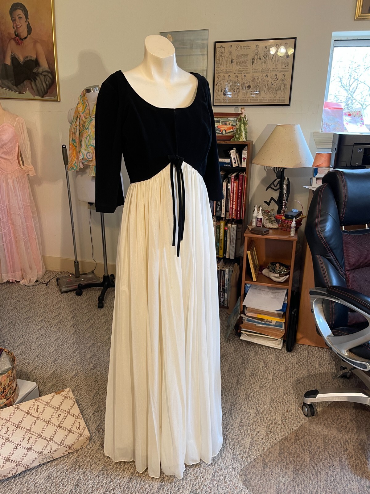 Vtg Long ROGERS Full Sweep Nightgown Robe Peignoir Set Black Velvet/Ivory Satin