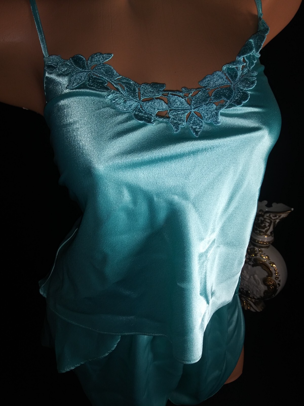 vtg SATIN SOFT ARUA Nightie CAMI TOP FRILLY FLUTTER PANTIES LACE NIGHTIE SET