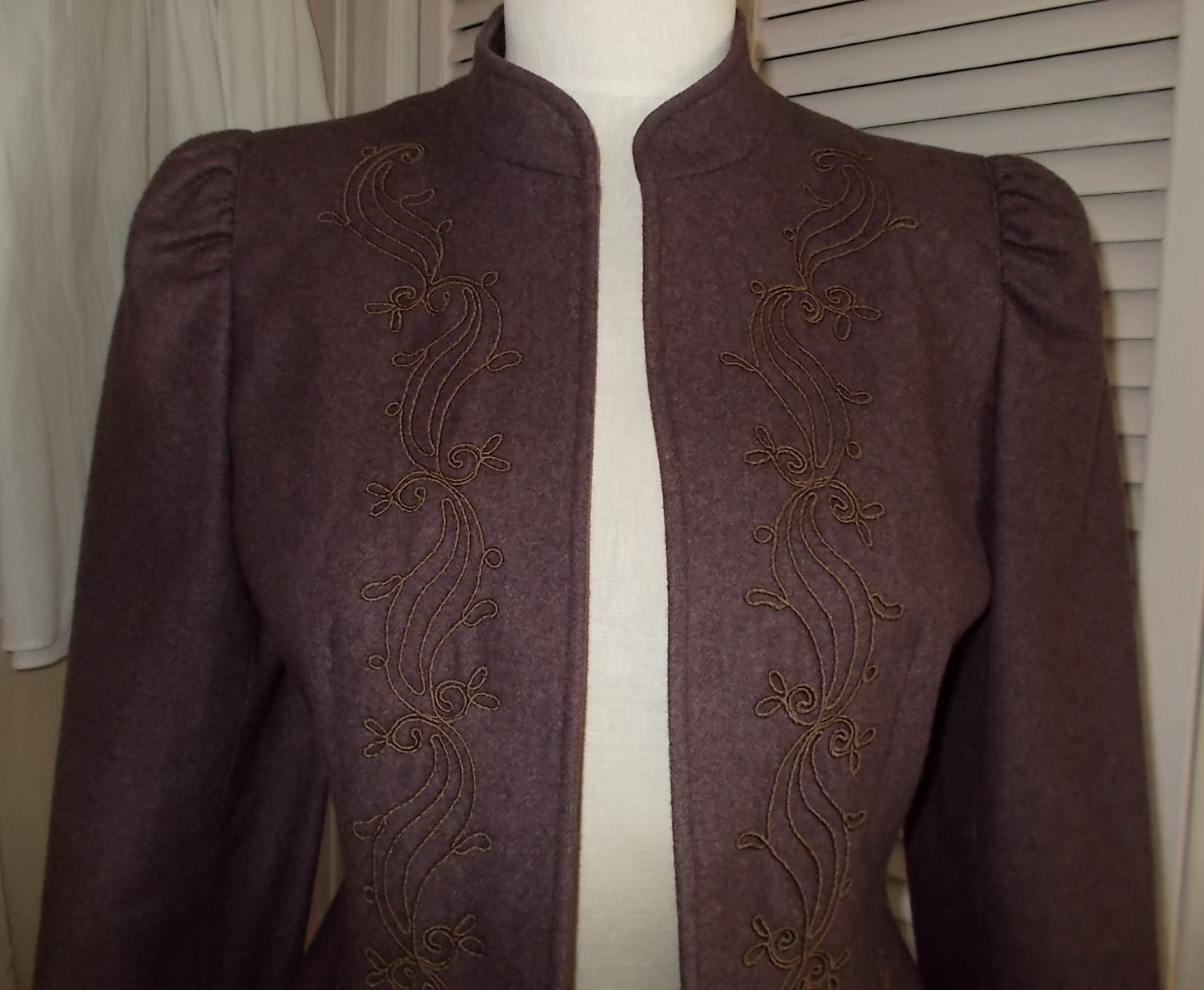 J GALLERY VINTAGE 1980s MAROON WOOL BLEND FULLY LINED 2 PIECE SUIT SIZE 8/9