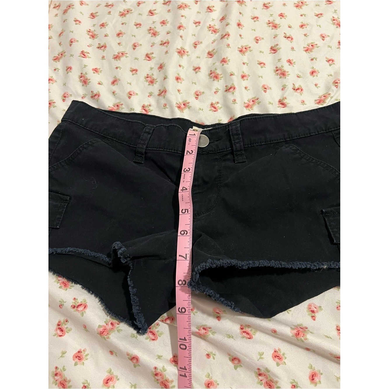 vintage black mudd low rise cargo mini shorts