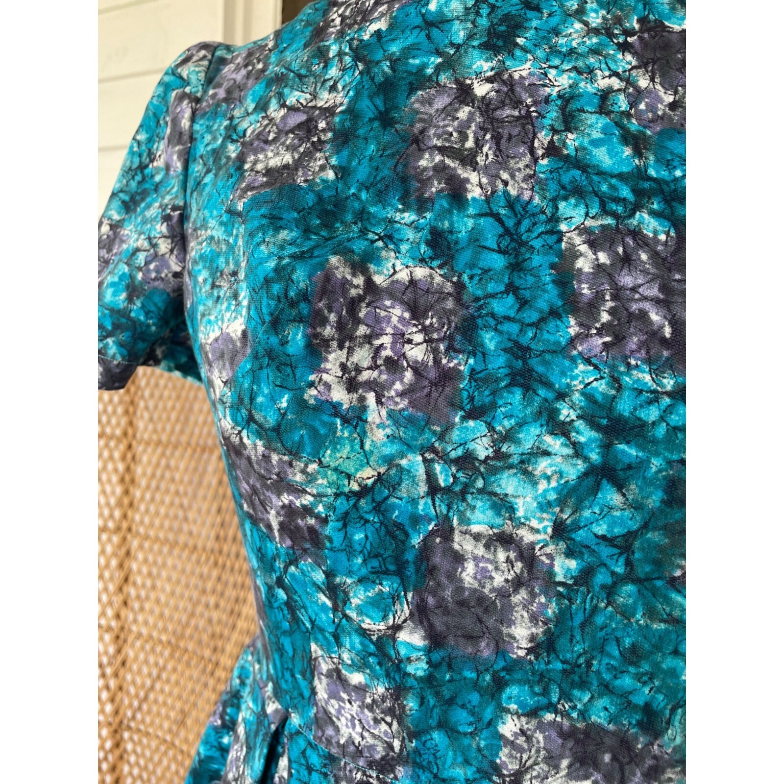 Vintage 1950s Polished Cotton Floral Pleated Shortsleeve Dress Small