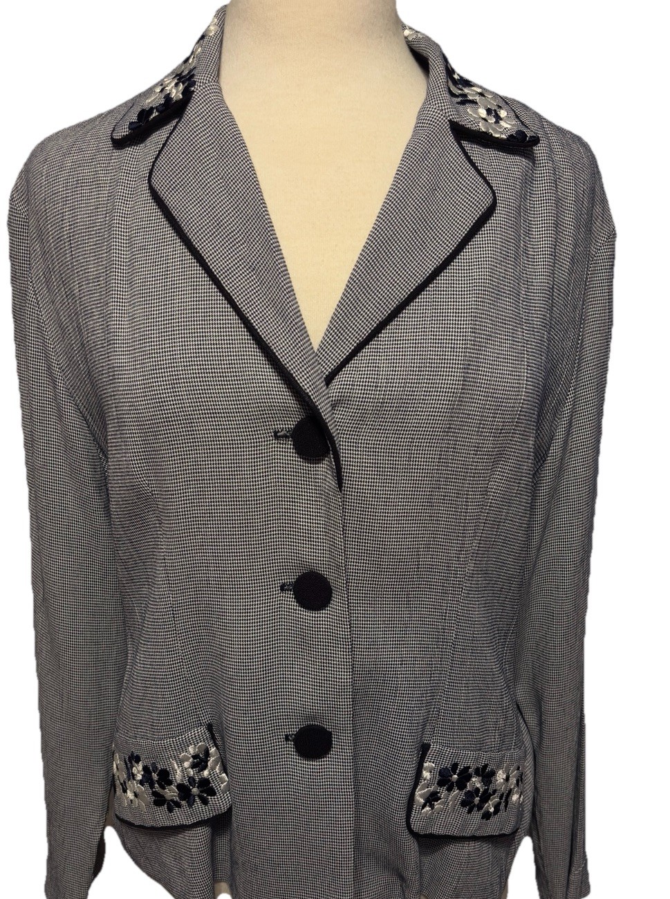 Vintage Xtrmz Check Long Sleeve False Pocket Embroidered V Neck Button Up Jacket