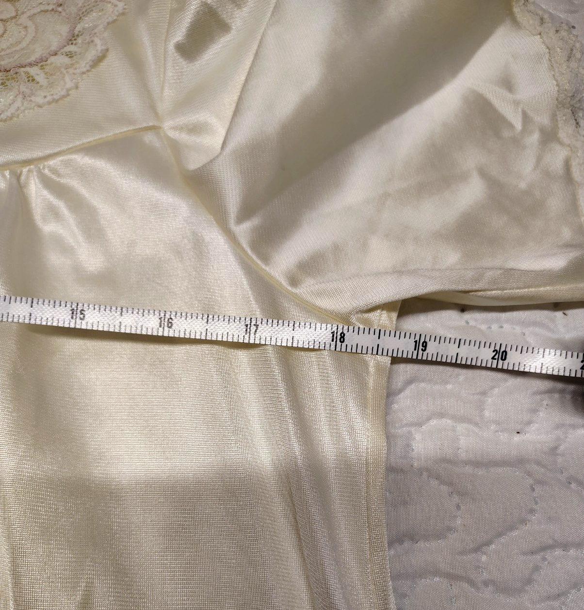 Vintage Dixie Bell Housecoat Womens M 36 Ivory Lace Button Front Pockets USA