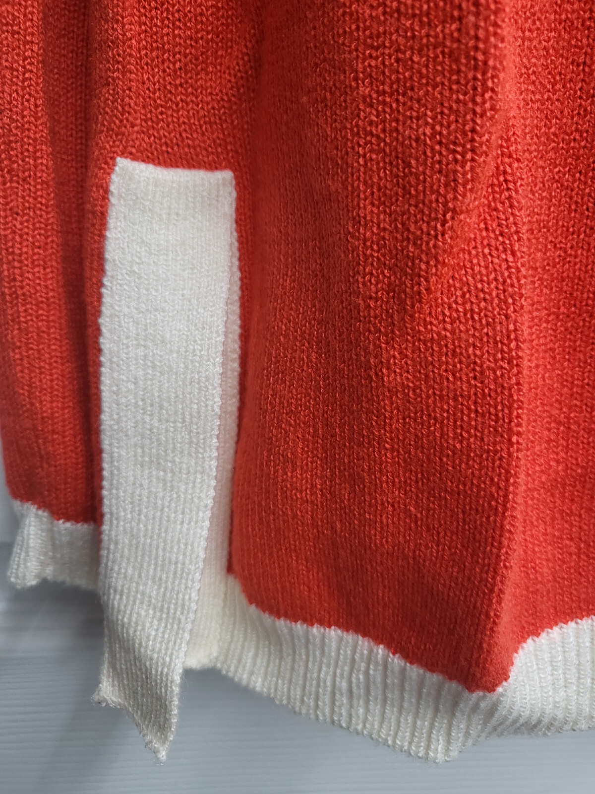 VINTAGE SCHRADER KNIT WOMENS RED SWEATER SKIRT 2 PC SET WHITE TRIM SZ 8 VGC