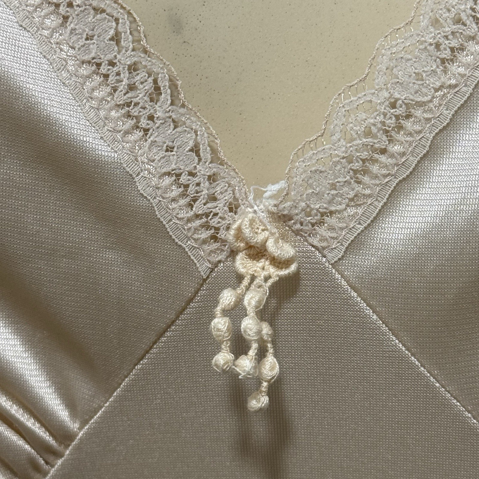 Sears Full Slip sz 34 Nude Beige Nylon Cut Away Lace Trim to Shorten