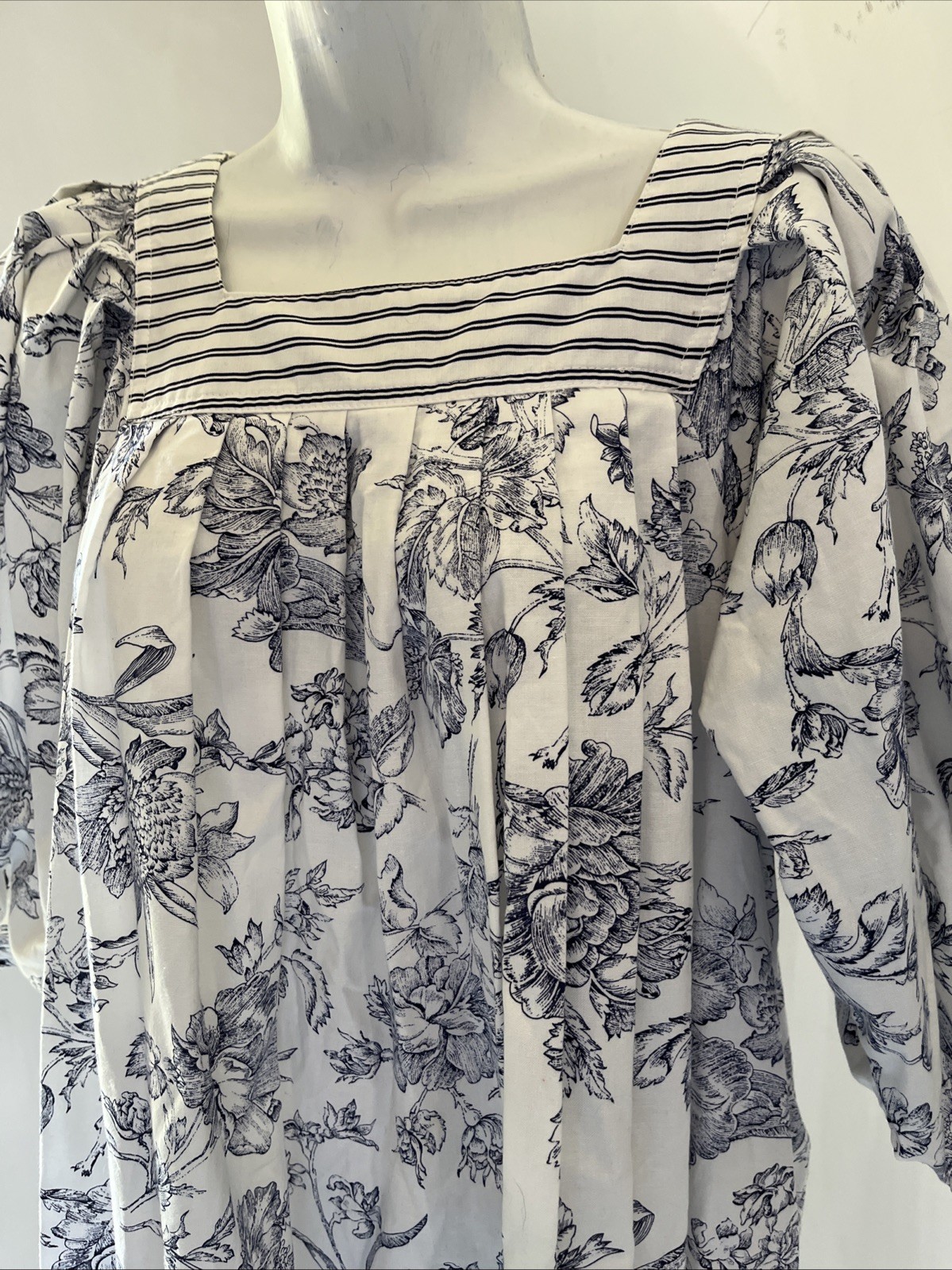 Ruth Norman 80’s Maxi Dress Blue & White Floral Loose flowy Size M To XL Slip On