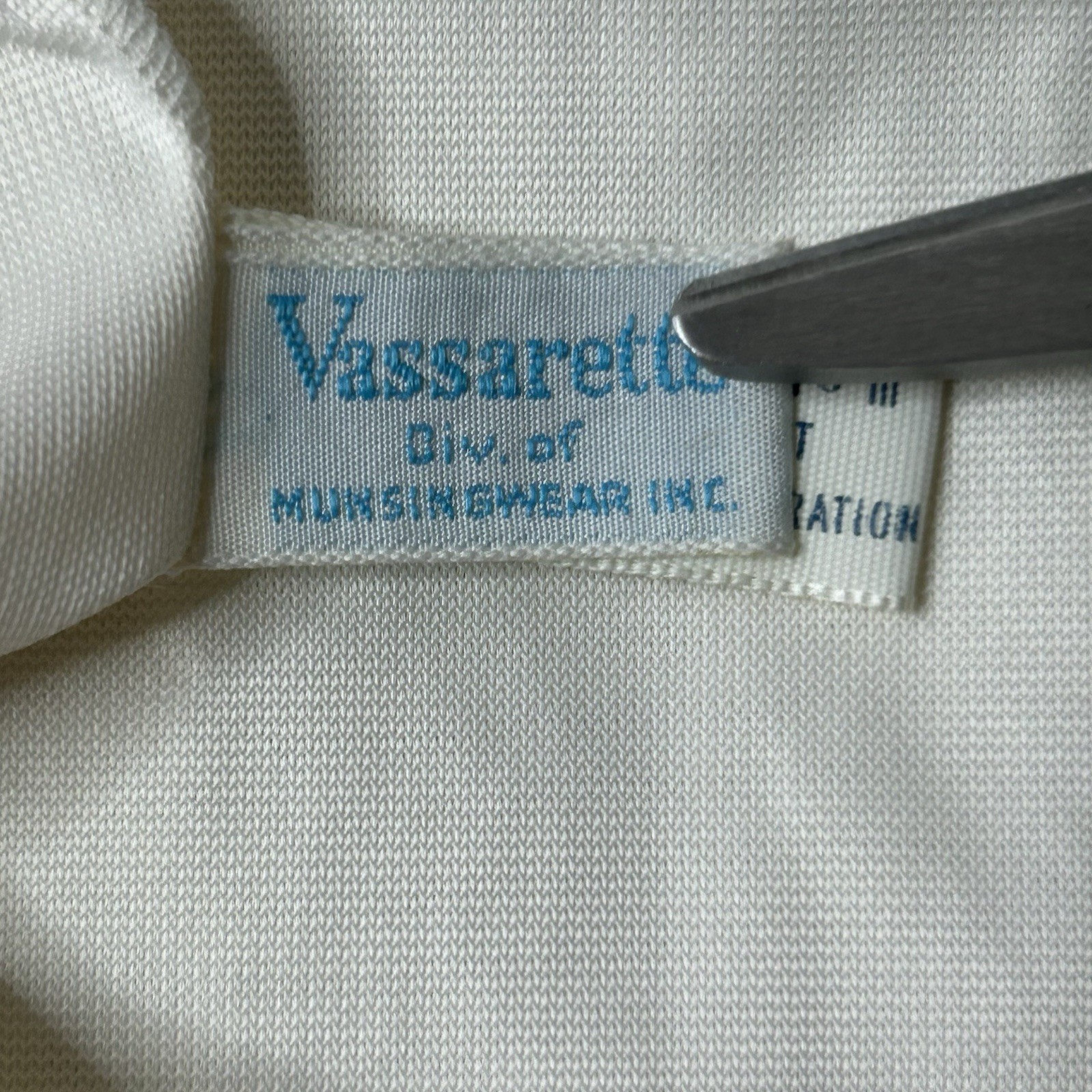 Vassarette VTG Ivory Silky Satin Nylon Lace Hem Long Half Slip Womens Medium