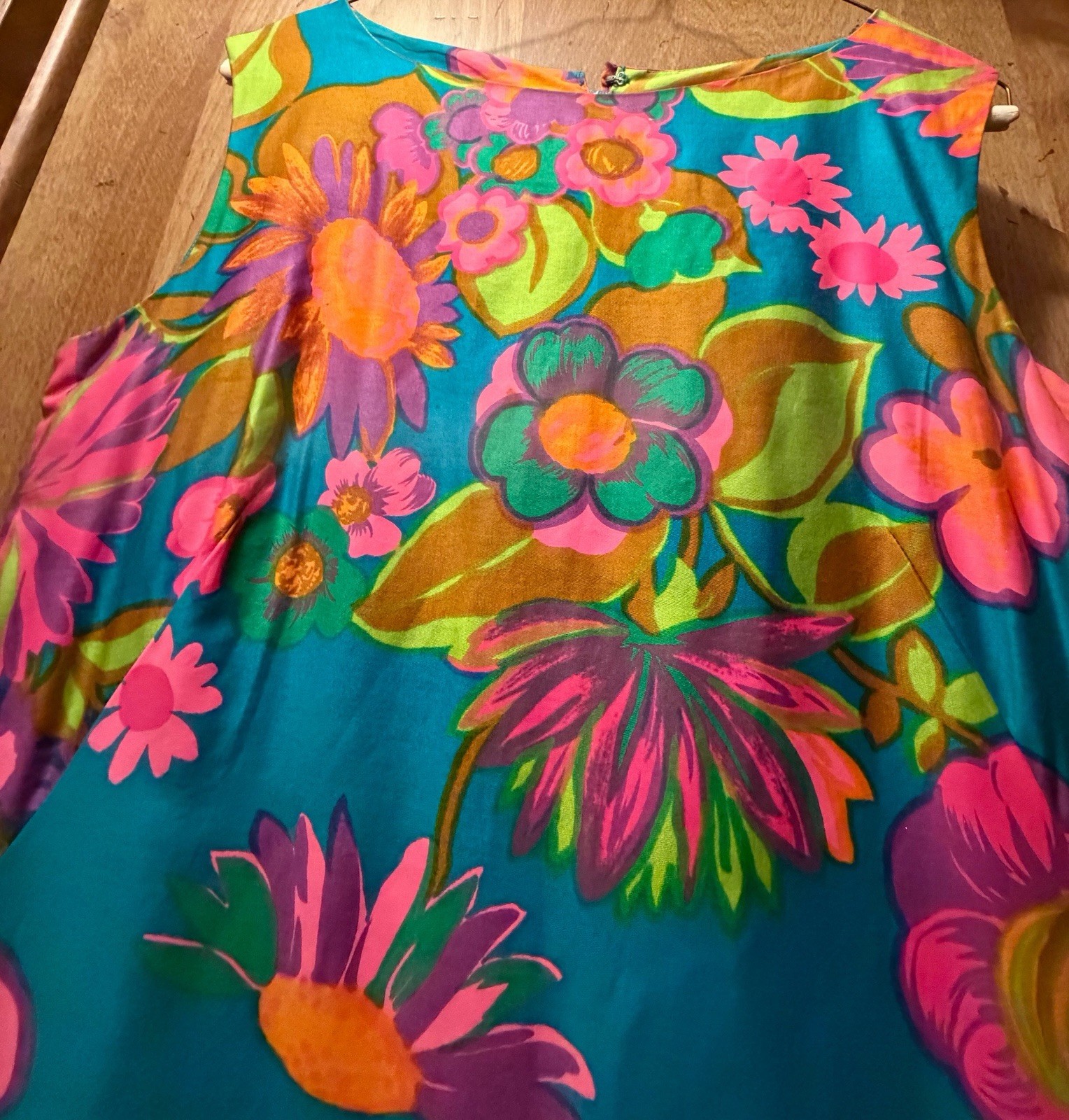 Vintage 60s 70s Hawaii M Bright Floral Print maxi Dress Multi Vibrant Colors