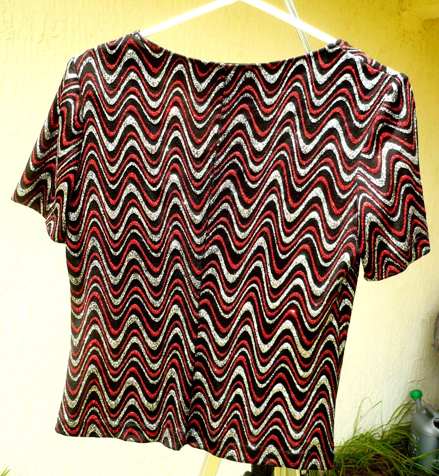 VTG DRESSBARN M RED SILVER SPARKLE EVENING SPIRAL WAVE STRETCH TOP BLOUSE WOMEN
