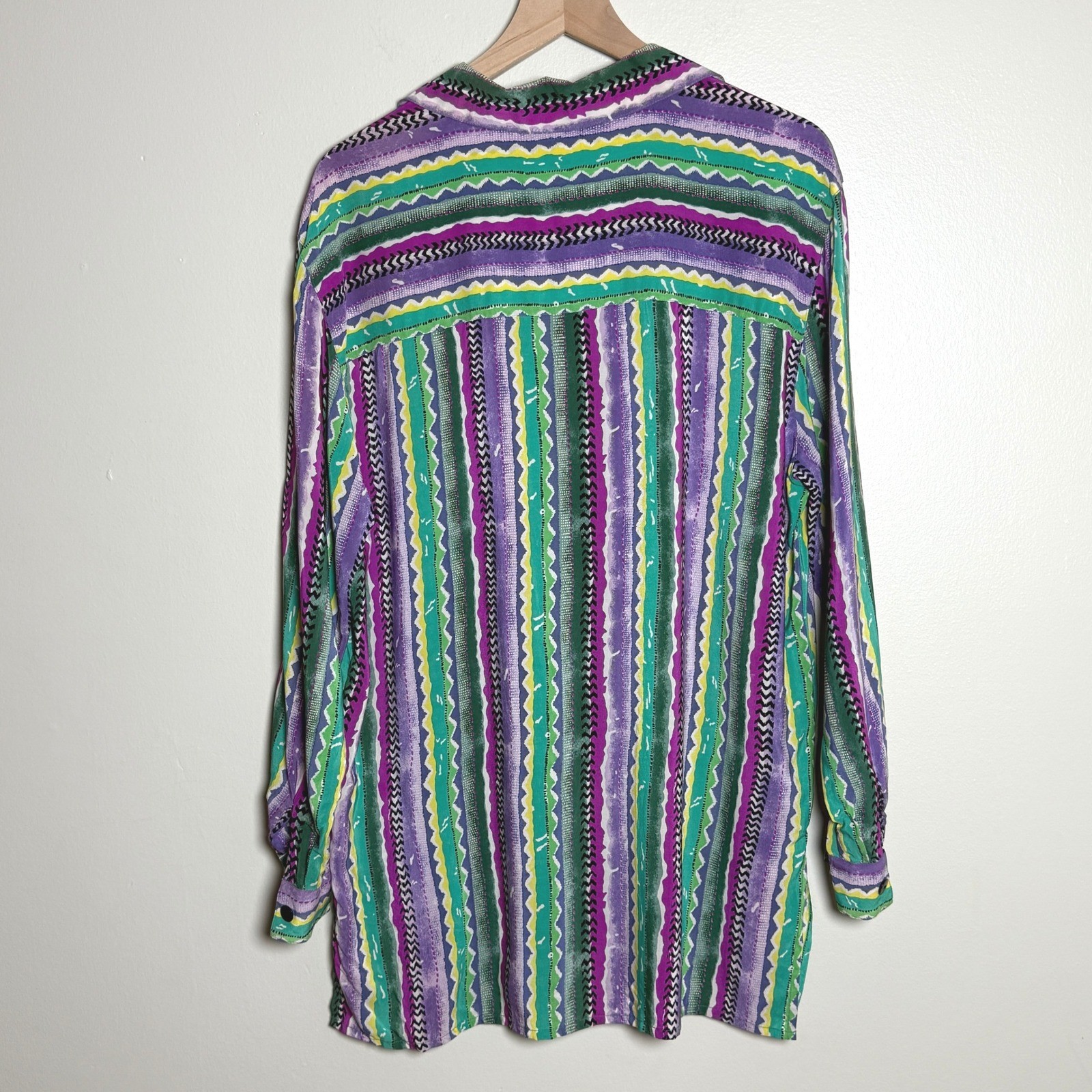 G.W. Design Studio VTG 100% Silk Blouse Purple Green Geometric Stripe Large