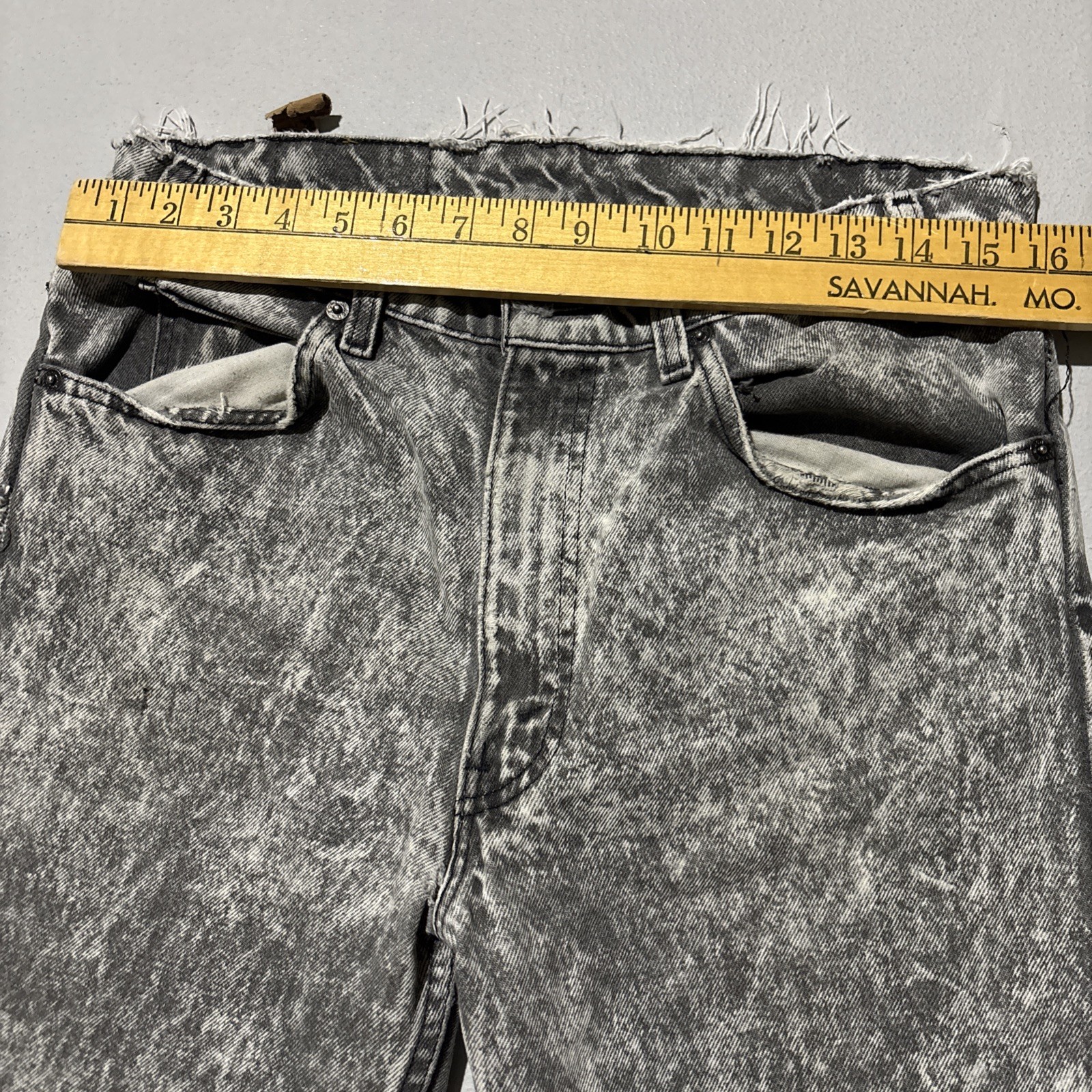 Vintage 80’s Levi’s 32 Black Acid Washed Denim Cutoff Shorts Raw Hem USA