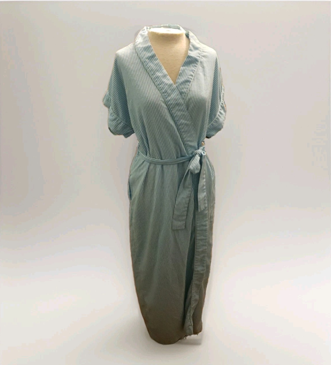 Vintage A Royal robe Women’s Robe Size S Short Sleeve Striped Blue White Long