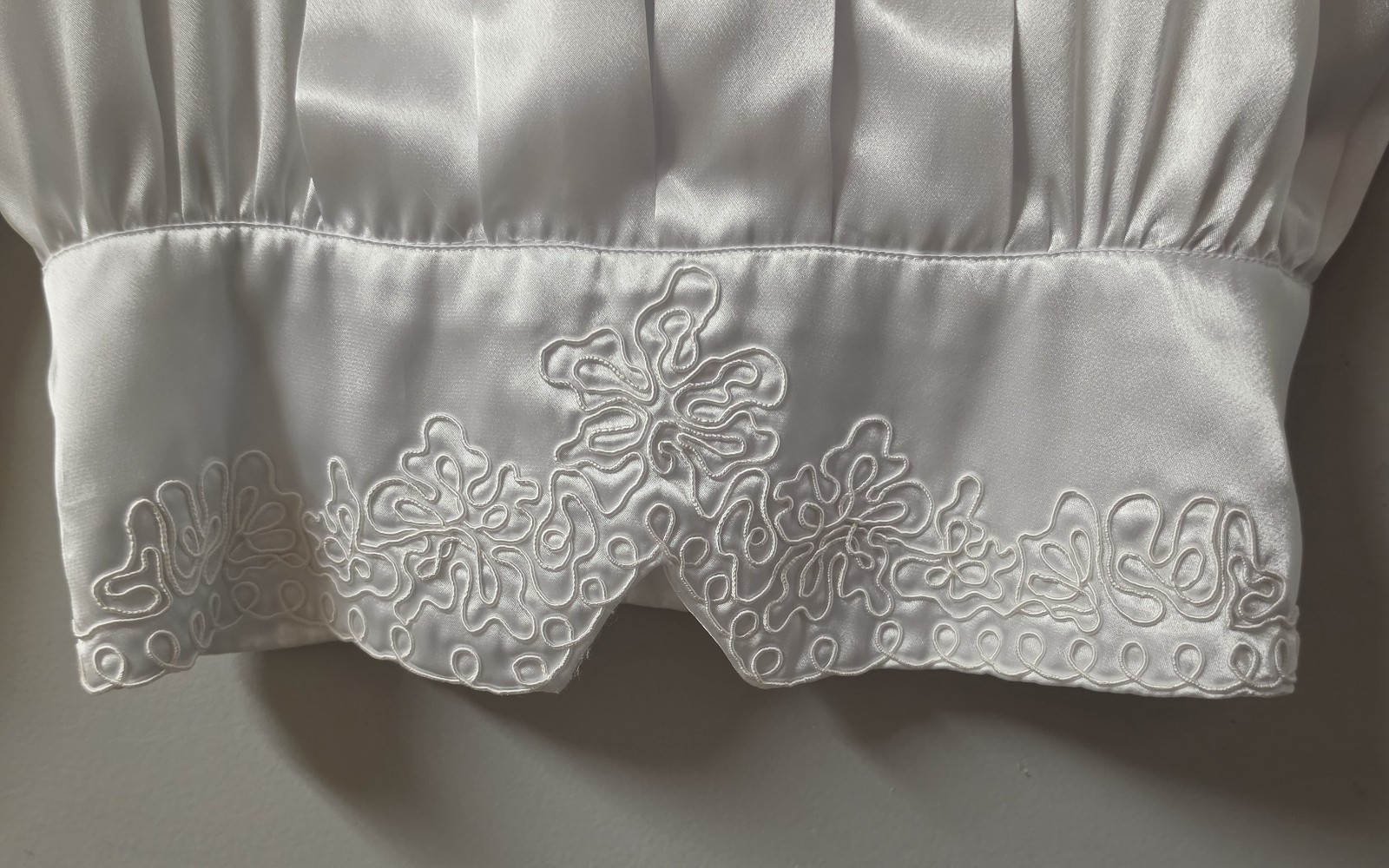 Vintage Worthington White Glossy Satin Pleated Blouse Button Back Long Sz 14