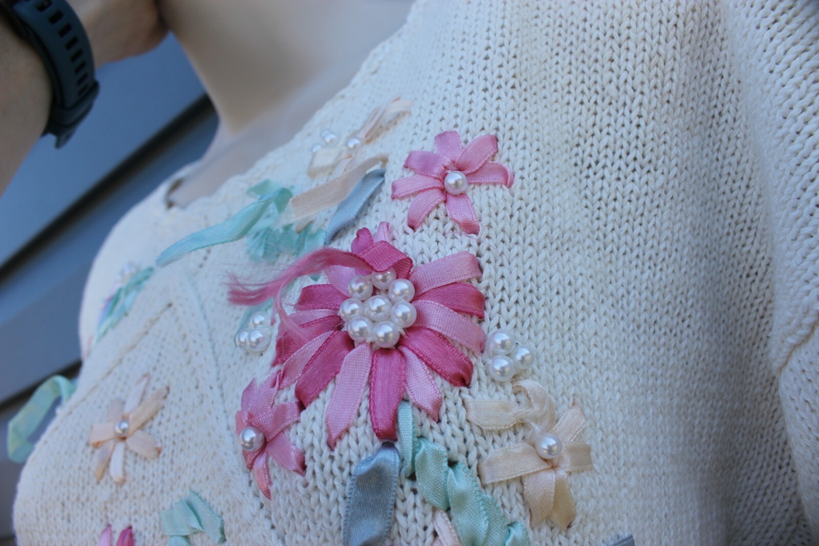Vintage Sweater Womens Size M Beaded Ribbon Floral Embellished Garden Cervelle
