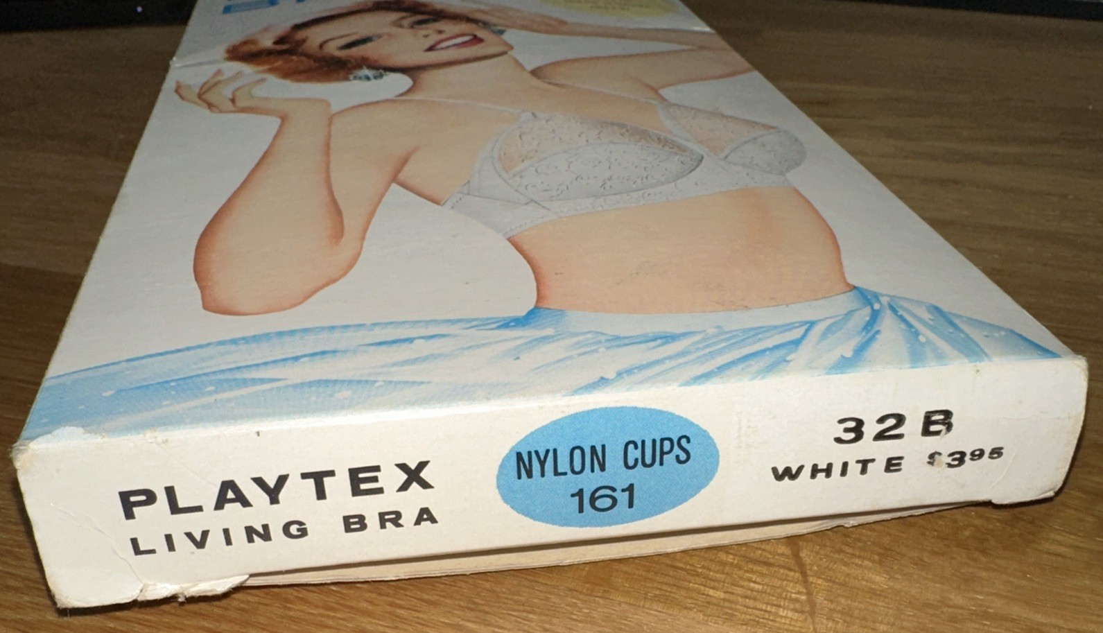 Vintage 1963 Playtex Living Bra 32B NOS Pin Up Retro Feminine Curvy NIB Lingerie