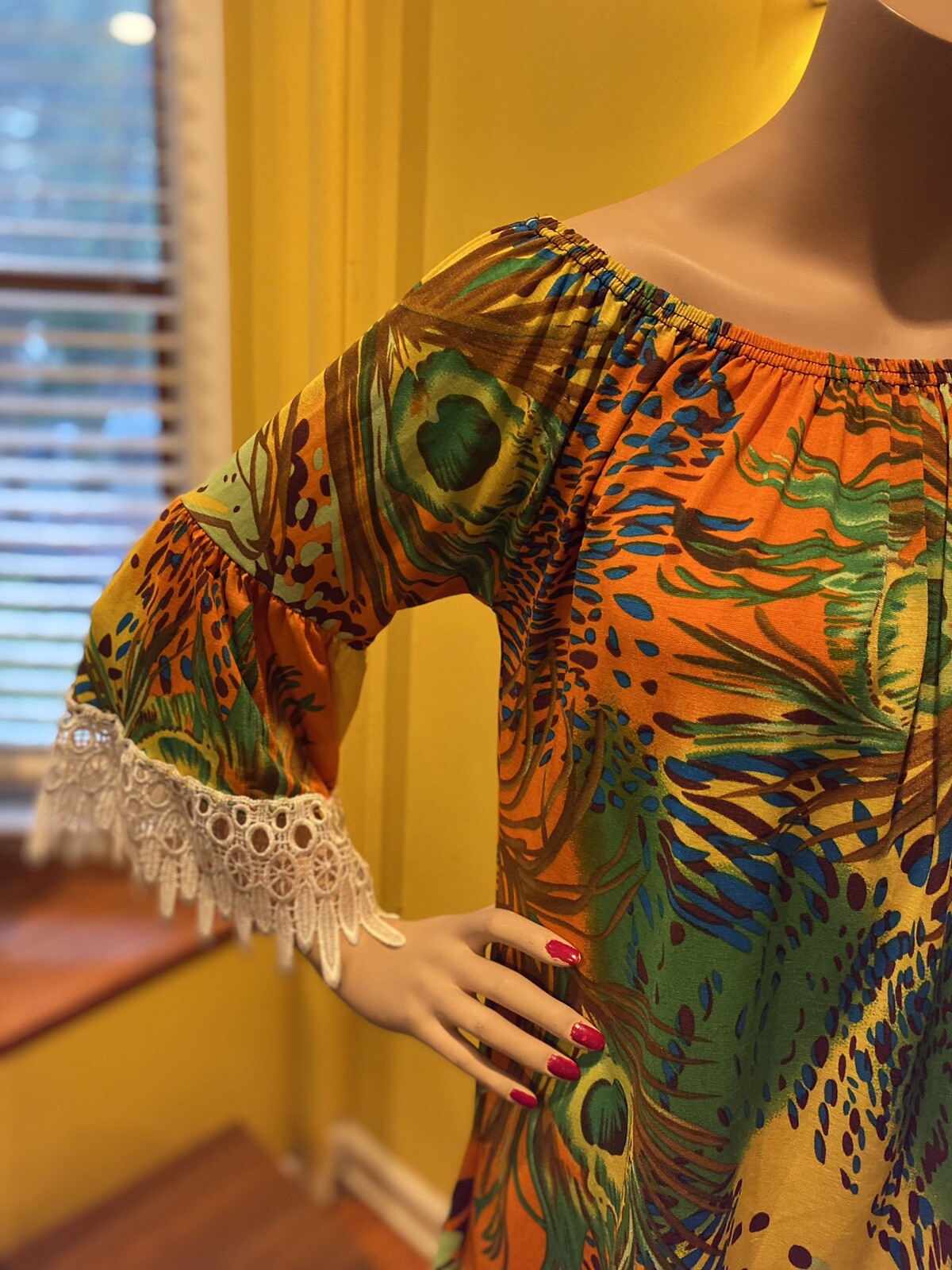 VINTAGE 60’s Micro Mini Dress PEACOCK PATTERN Lace Sleeve 36 inch bust