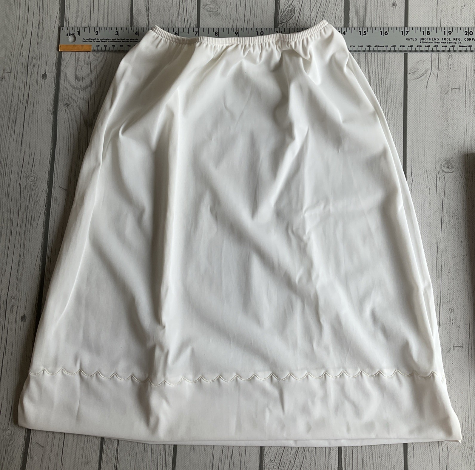 Vintage WOMEN HALF SLIP SIDE SLITS Scallop Sewn Trim 1/2 Liner Attached NO SIZE