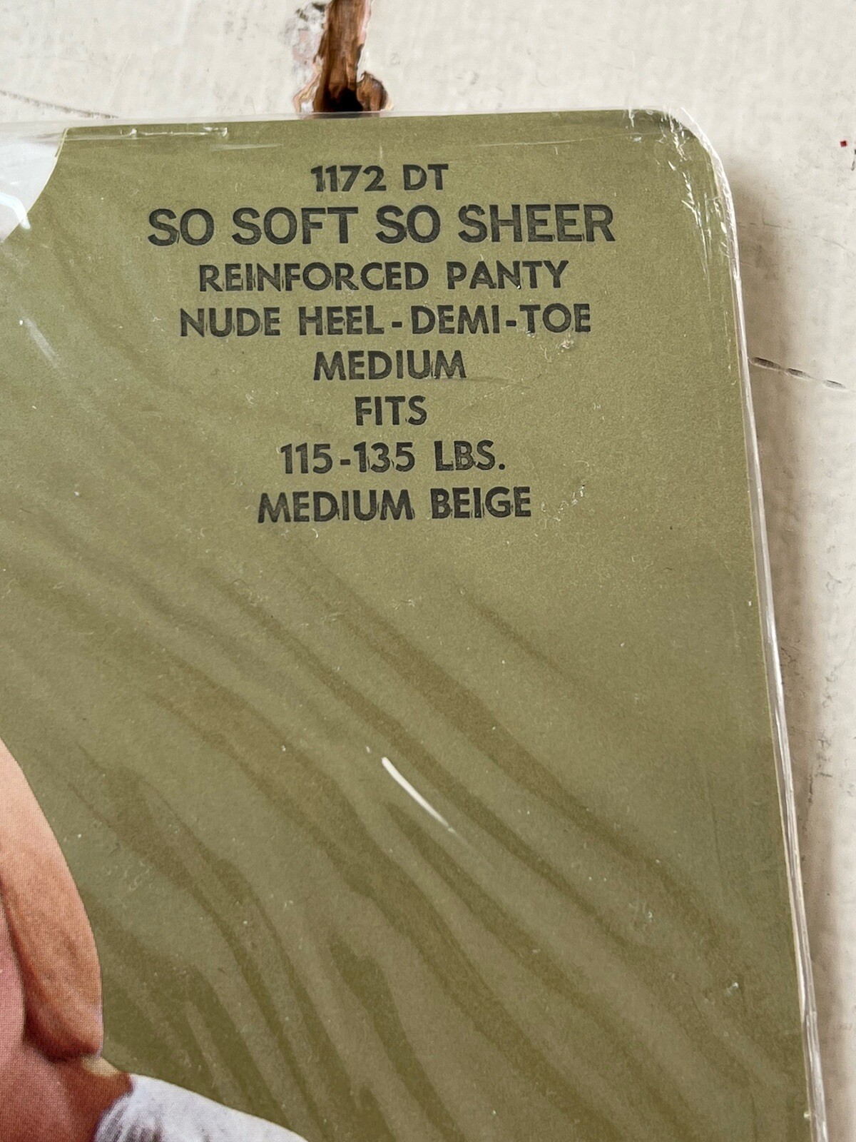 1 Pair Vintage Park Avenue Pantyhose, So soft So Sheer, Medium Beige, 115-125 Lb
