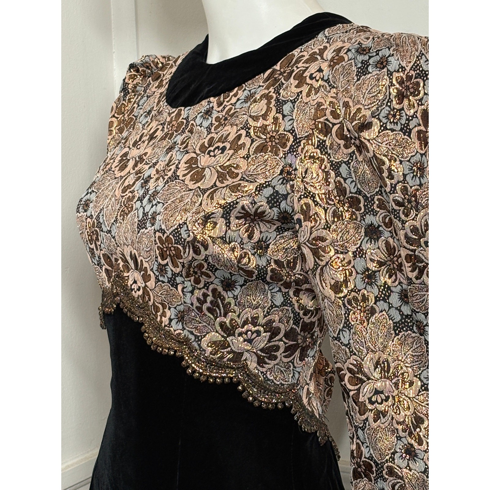Medium 1990s Vintage Velvet and Brocade Evening Gown by Jessica McClintock