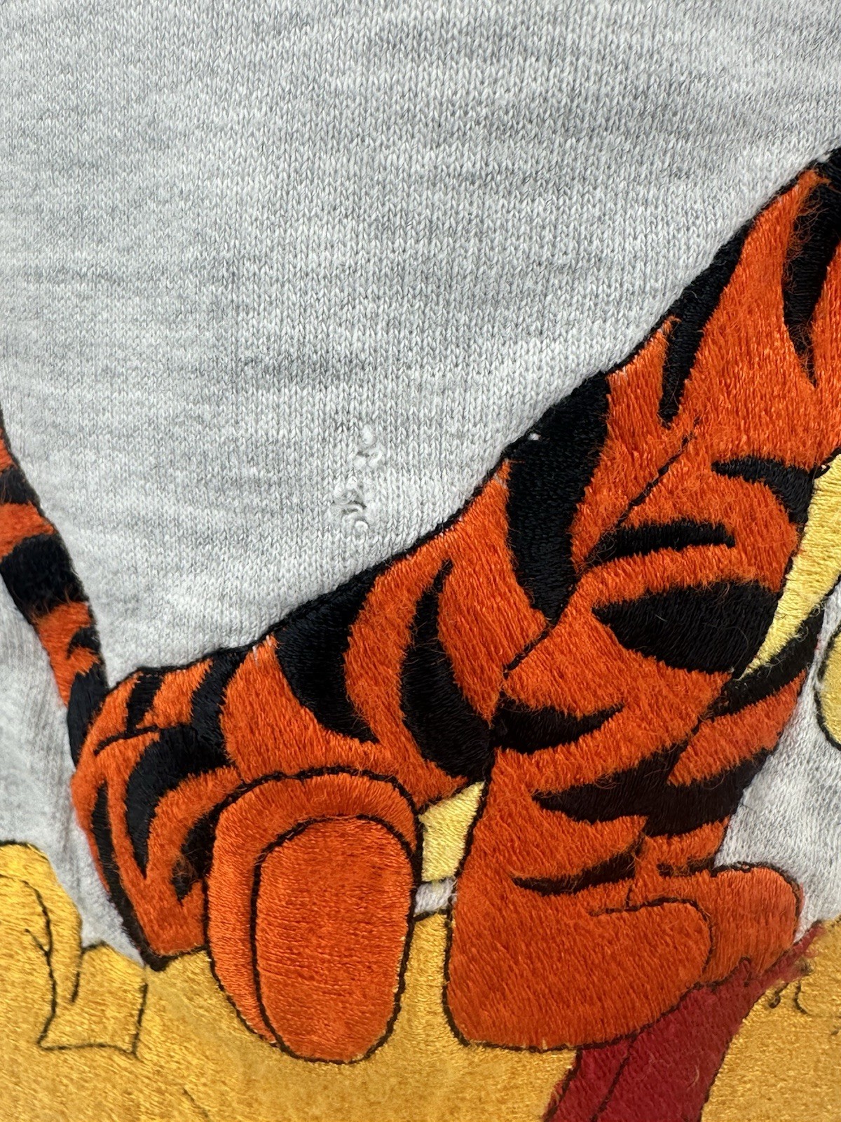90s Vintage Tigger And Pooh Embroidered Crew Neck Sweatshirt Women’s Large