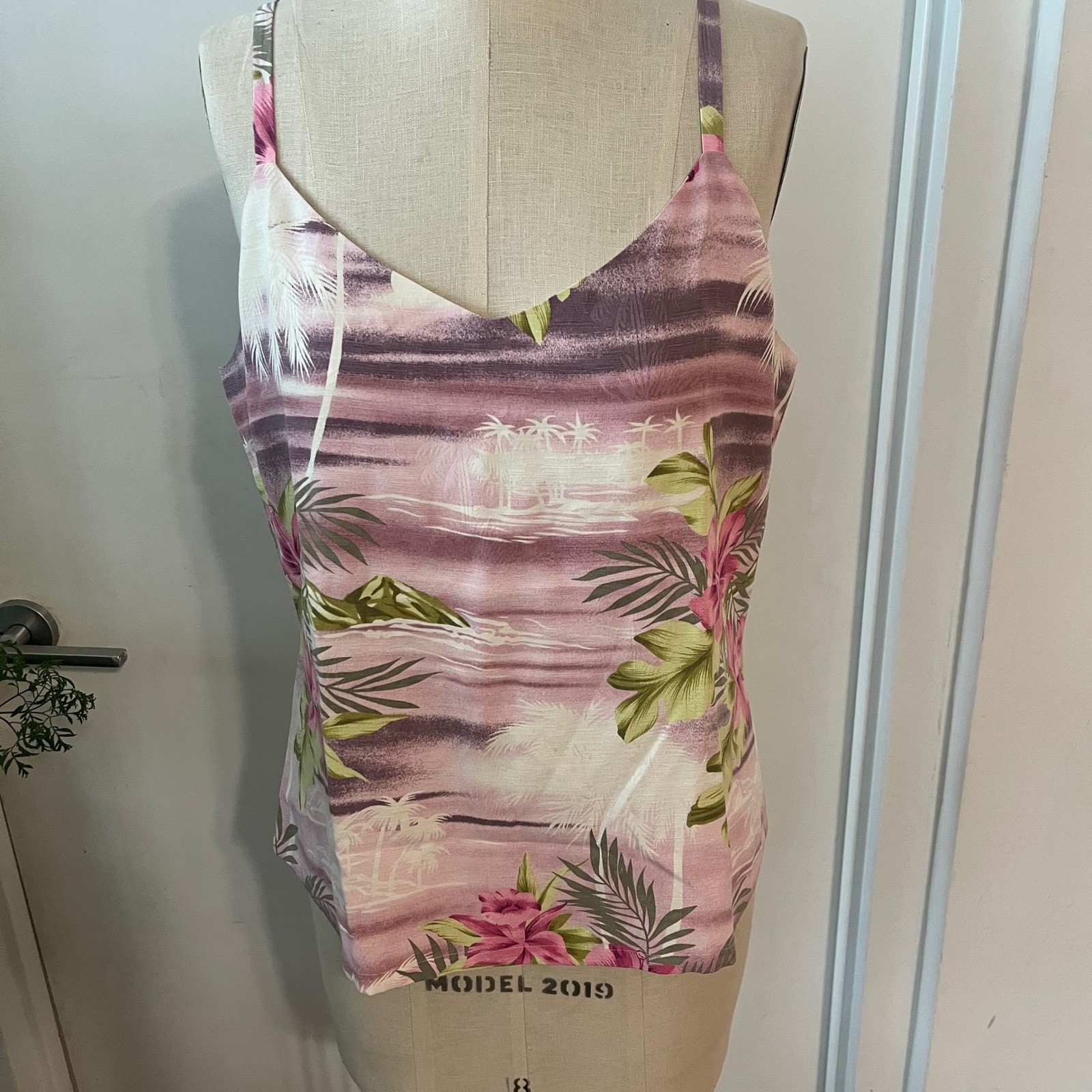 VTG TOMMY BAHAMA Resort Wear Silk Tropical Print Tank Size 16