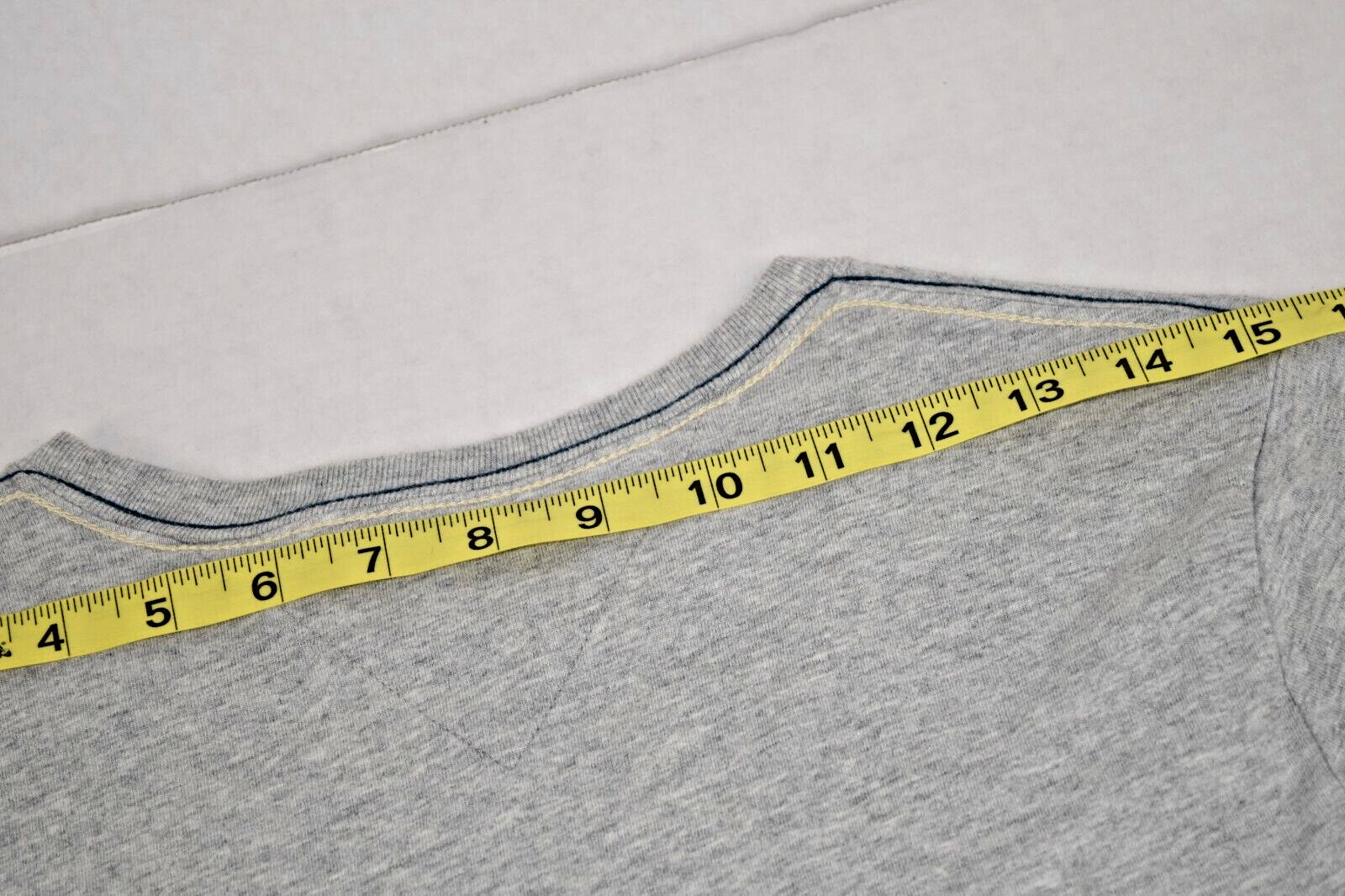 Vintage Tommy Hilfiger T-Shirt Size M 90s Gray Navy Blue Fuzzy Felt Letters