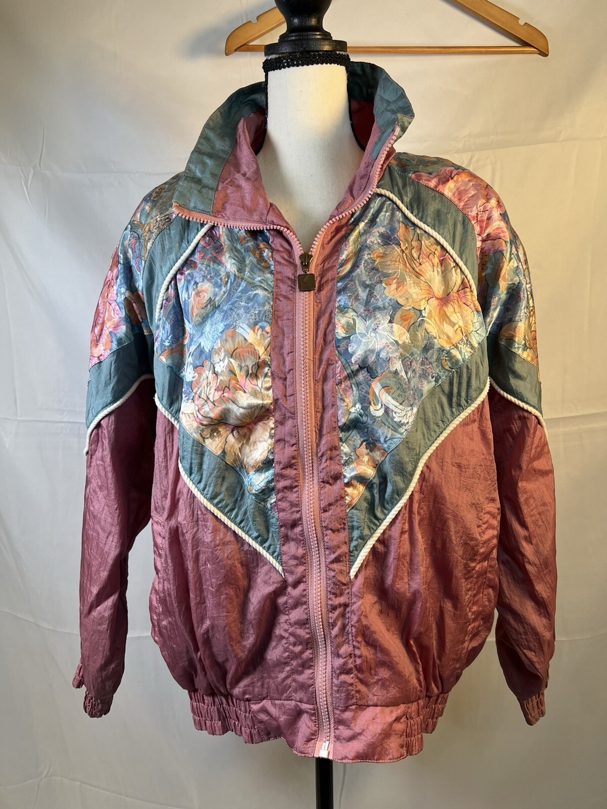 Classic vintage 1980’s Women’s Track Suit Jacket Mauve Floral Size L . So Cool