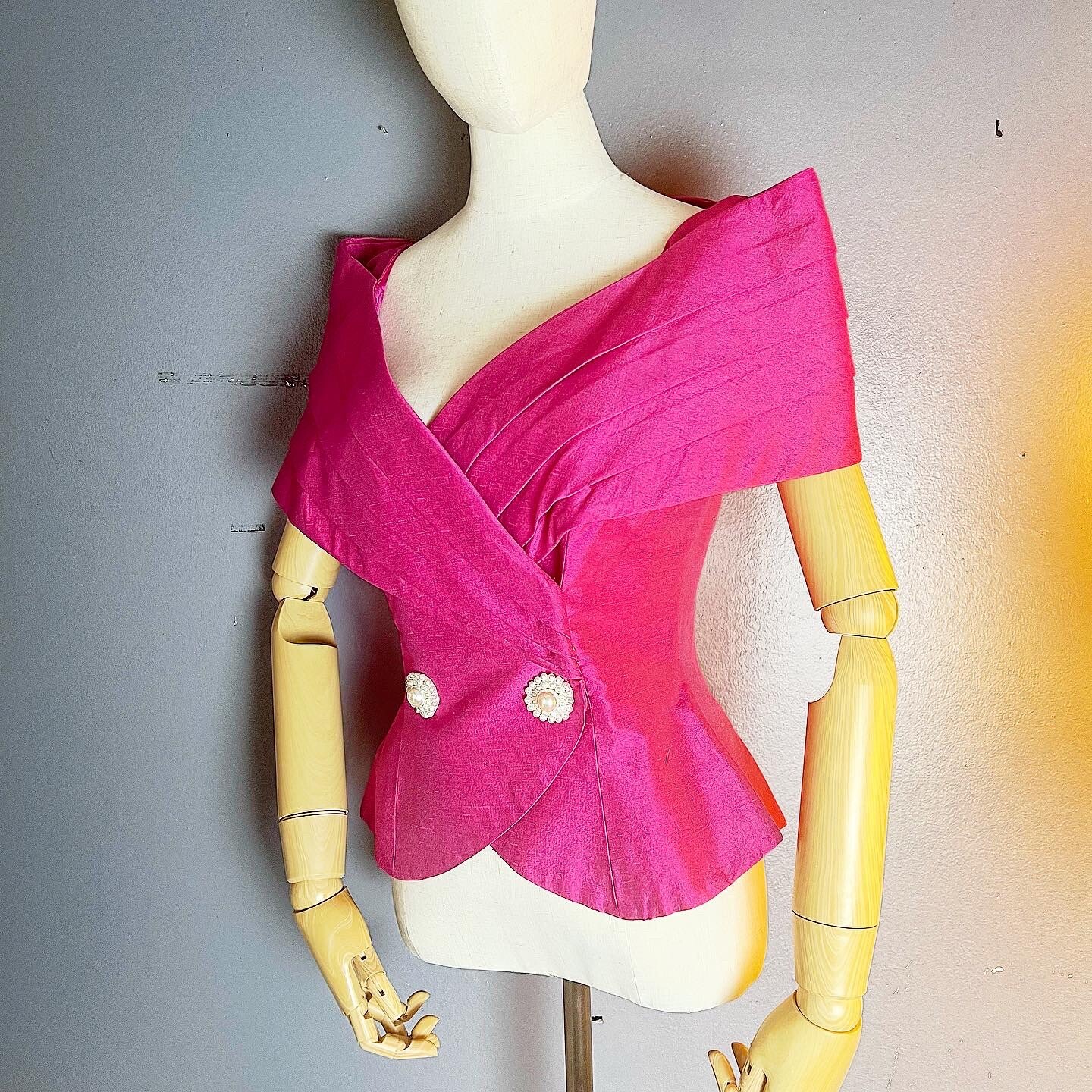 FUCHSIA PINK 90’s Y2K Vintage Peplum Pearl Rayon Portrait Collar Jacket Top XS S