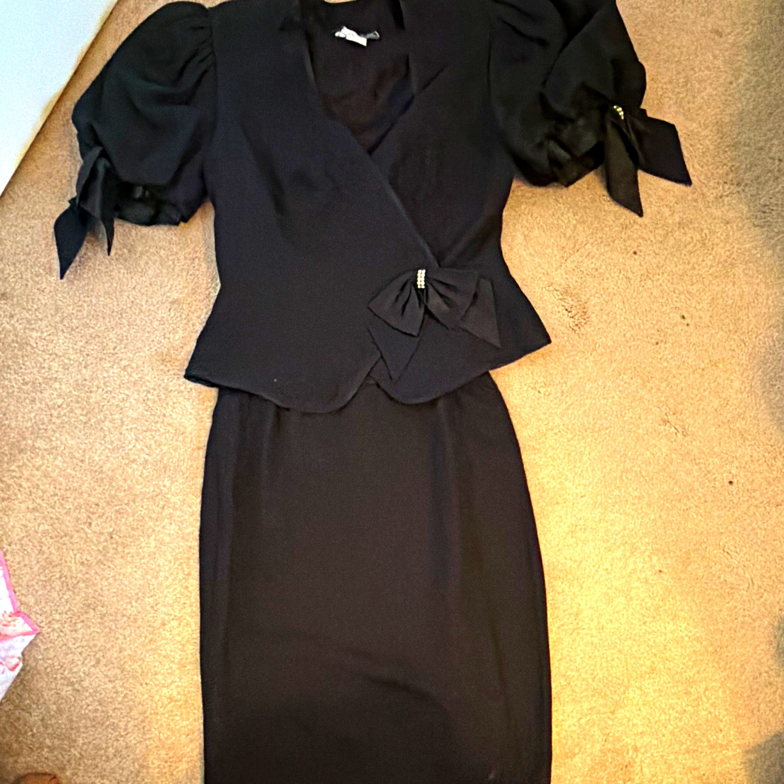 Vintage Women’s Black Skirt Suit Set Puff Sleeve Bow Detail Top & Skirt size 4