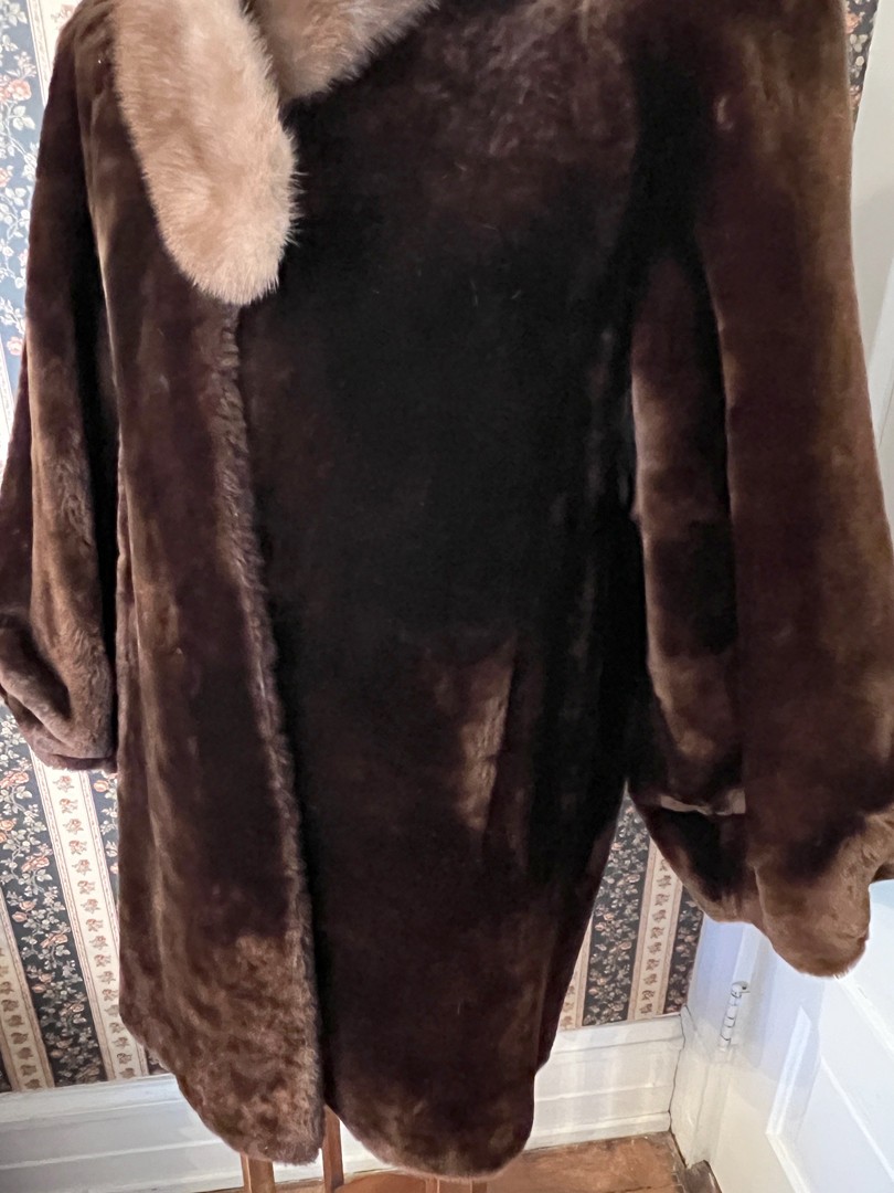 Vintage Stylish 1940s Genuine Sheared Lamb Mouton Coat with Separate Mink Collar
