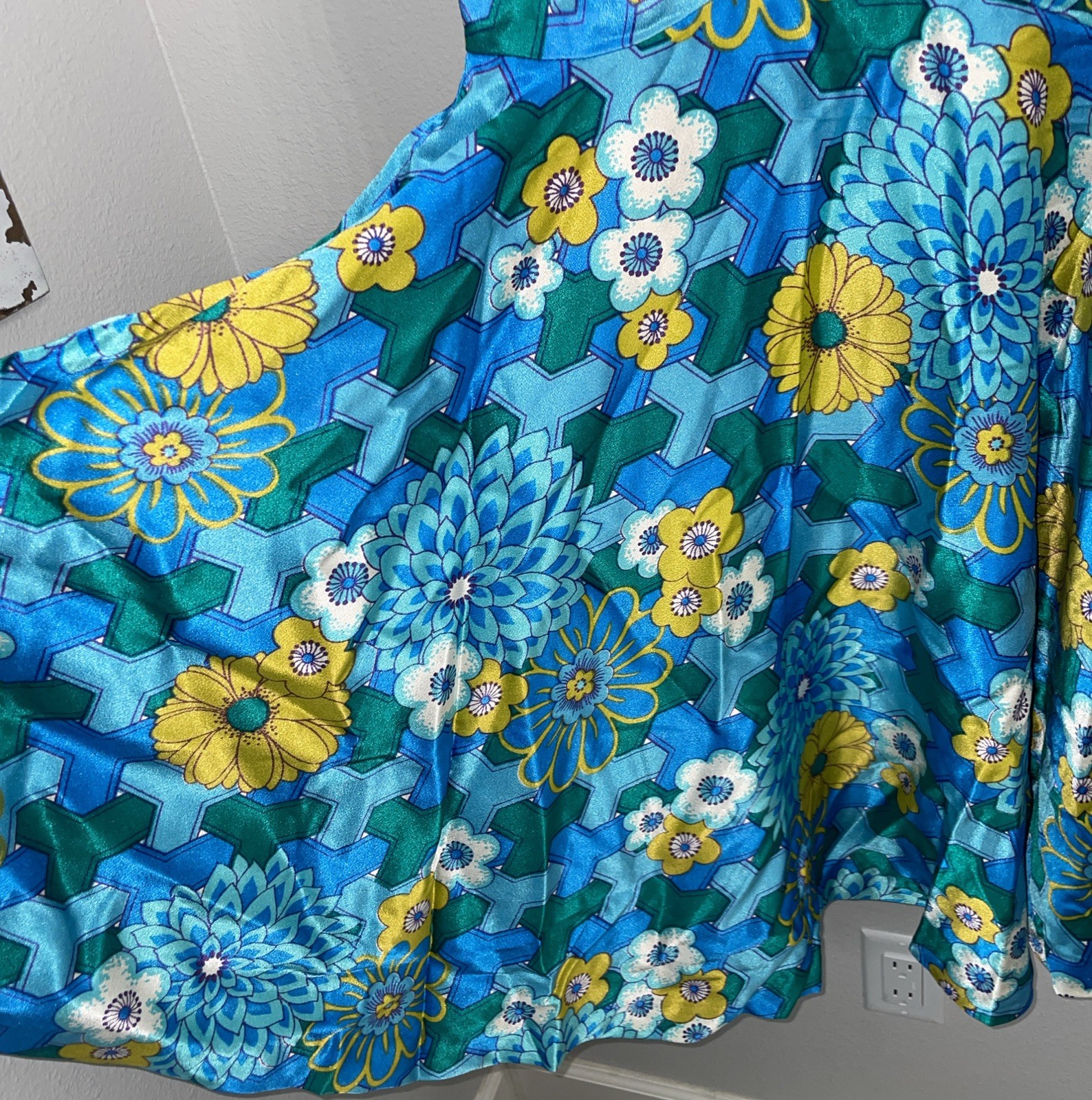 Vintage 1960s Elinor Blue Bright Floral Cocktail Party Dress Size 12