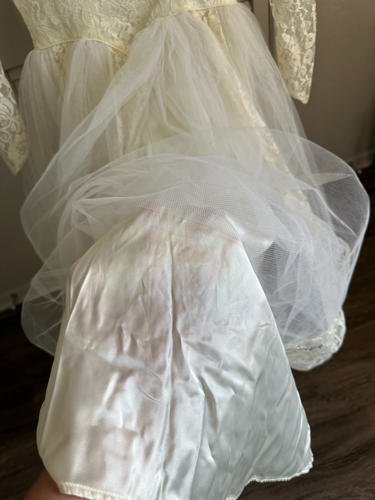 Vintage 50’s Wedding Dress Lace Floor Tulle Ivory Satin Sweetheart Bodice
