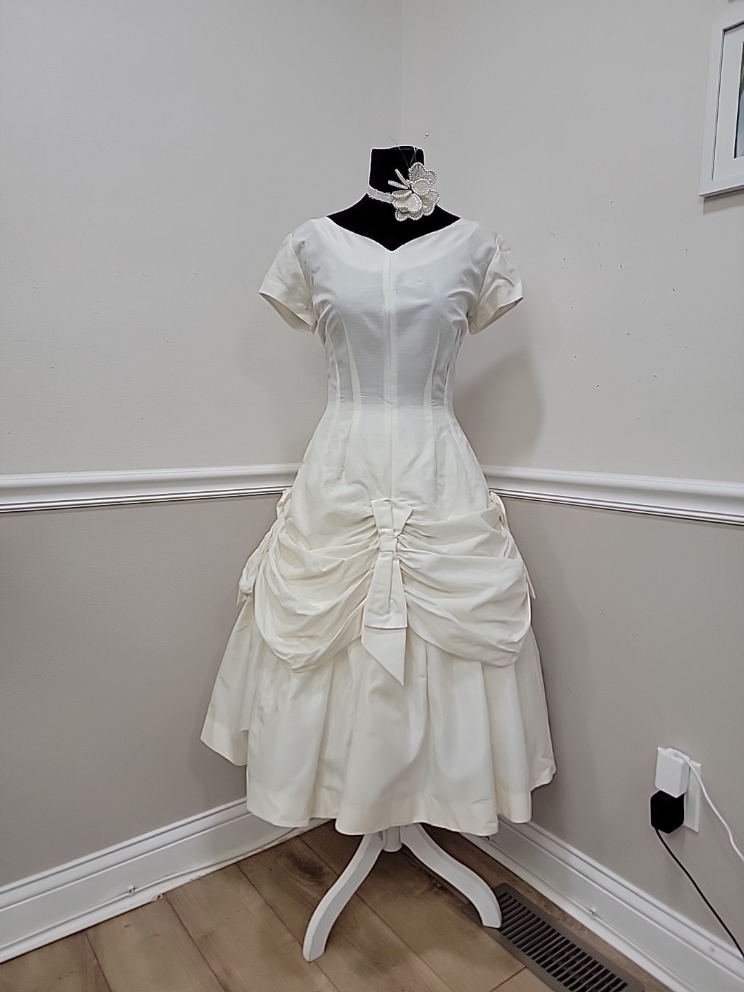VTG Alfred Werber Mid Century Wedding Dress Short Sleeve Bridal Gown Ruched Bust