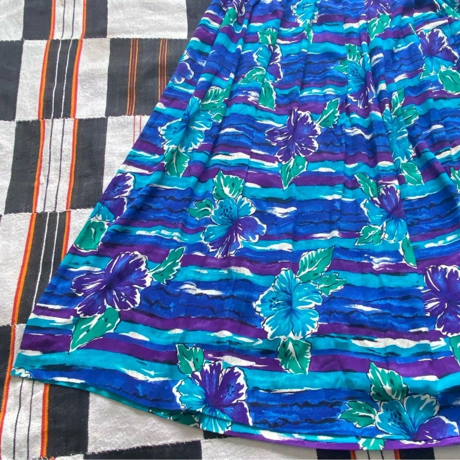 Vintage Michael Taylor Apparel Plus Size MIDI Skirt. Rayon. USA. Size 1X.