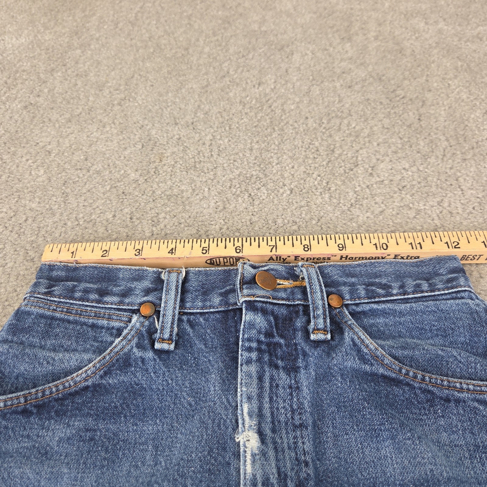 Women’s Wrangler 14mwz 24 X 32 high-Rise Cowboy Cut Slim Fit USA Distressed Vtg