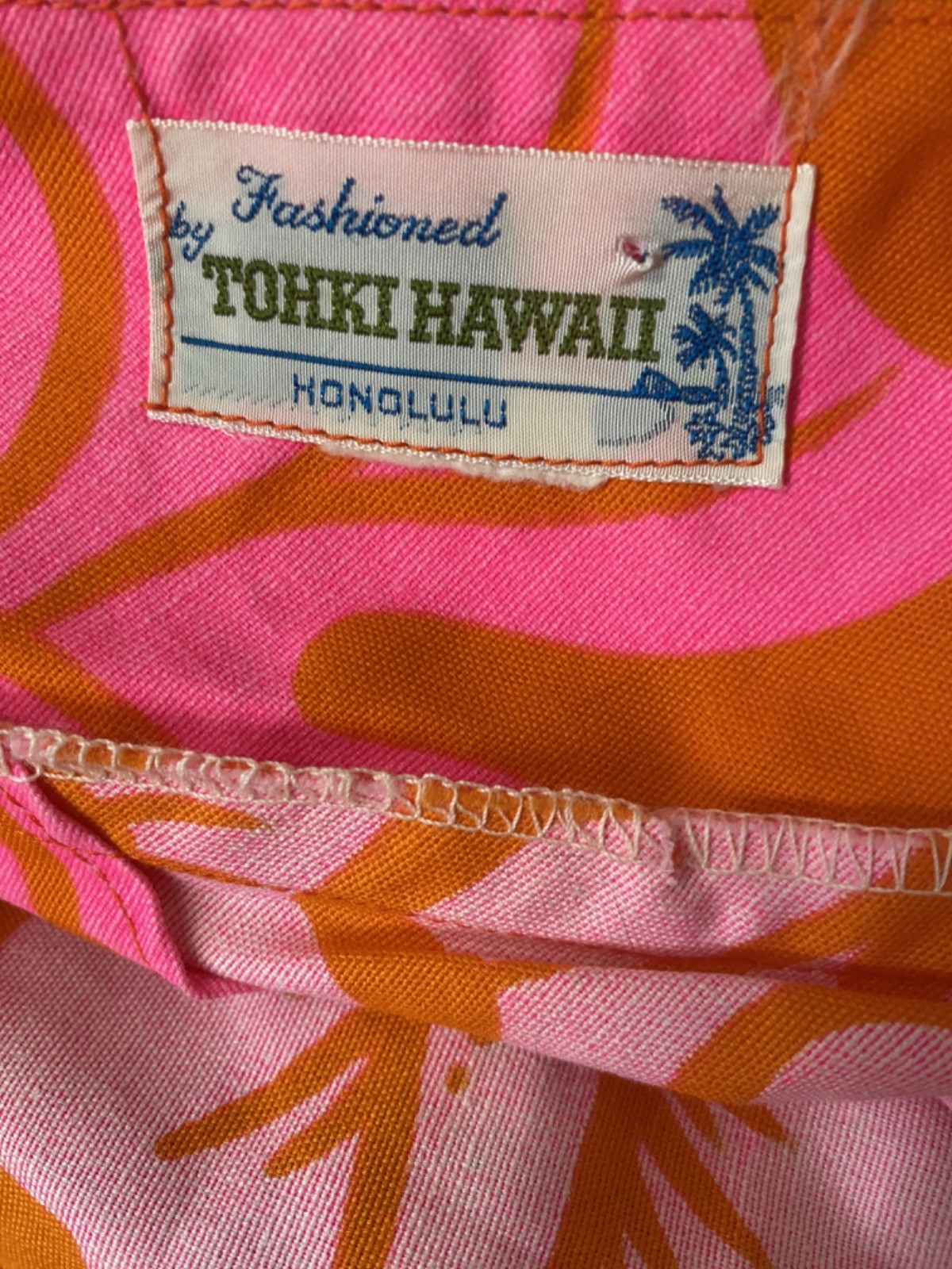 Vintage 1950s Floral Women Honolulu, Hawaii-Made FDress with Train, Small