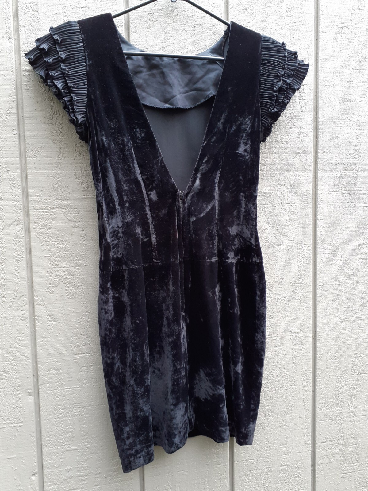 Vtg Nu-Mode Toronto Black Velvet Mini Dress Deep V Back Shoulder Pads XS Ruffled