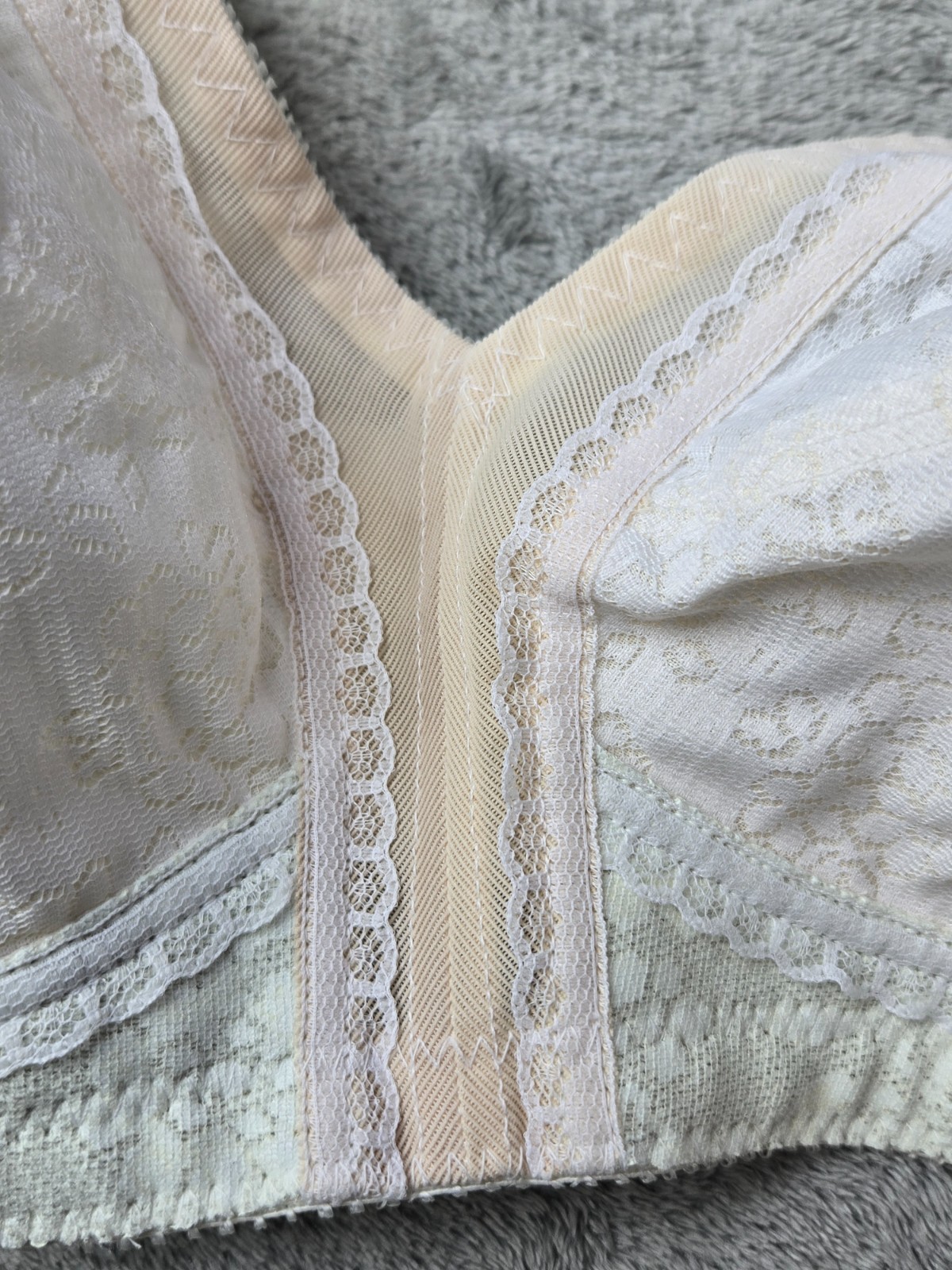 Vtg Bra 36-B Playtex 18 Lace Cups Stretch Strap Wireless Style 20/27 Soft Cups