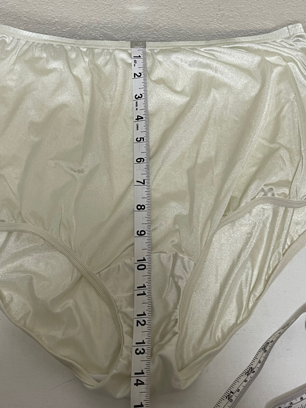 VTG Vanity Fair Panties Butter Soft Nylon Second Skin Hi-Cut Panty Briefs 7/44