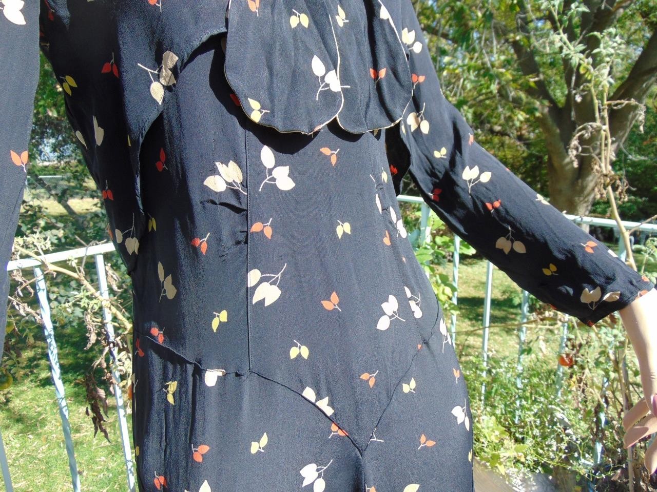 VTG 1930s Home Made Black Rayon Print Dress Deco Seaming 35B 30W