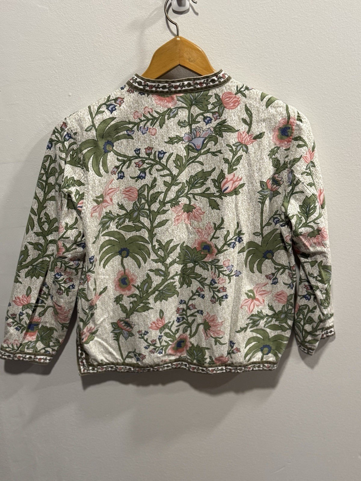 Tudor Court women’s vintage Asian inspired jacket Med. 100% cotton floral print
