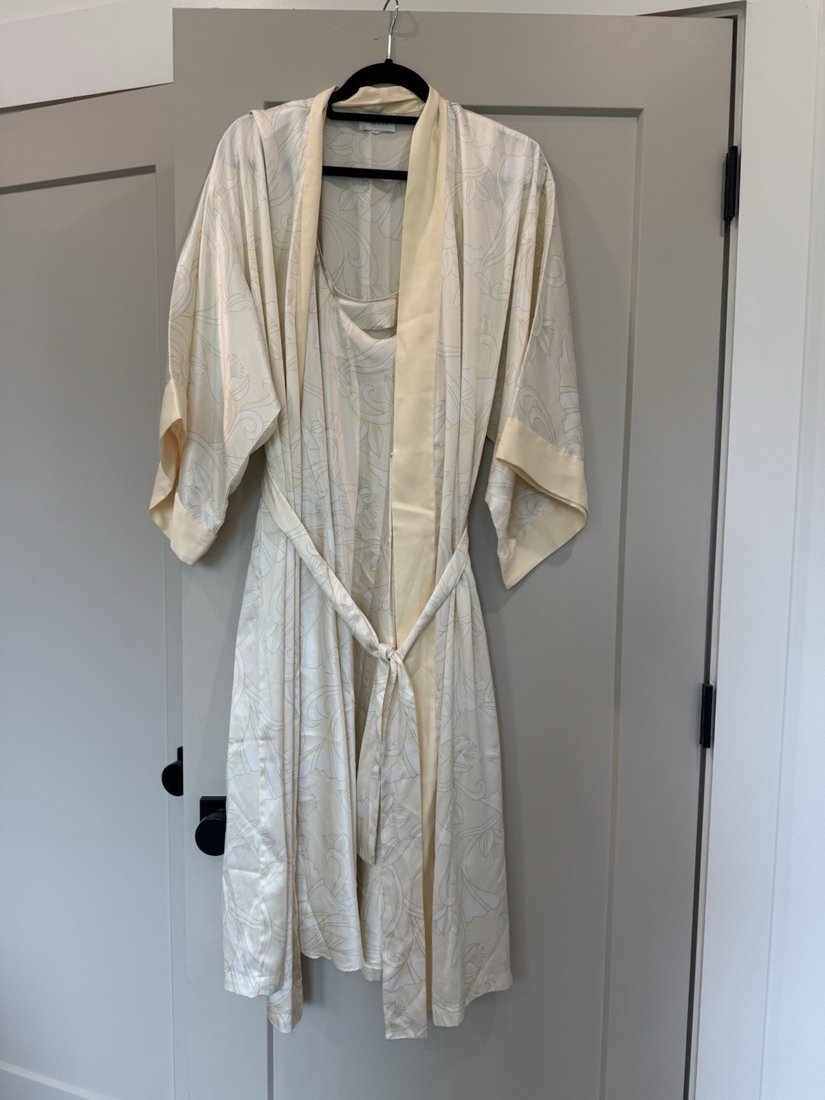 Vintage Natori Nightgown kimono Robe Set Medium Yellow Floral Cottagecore