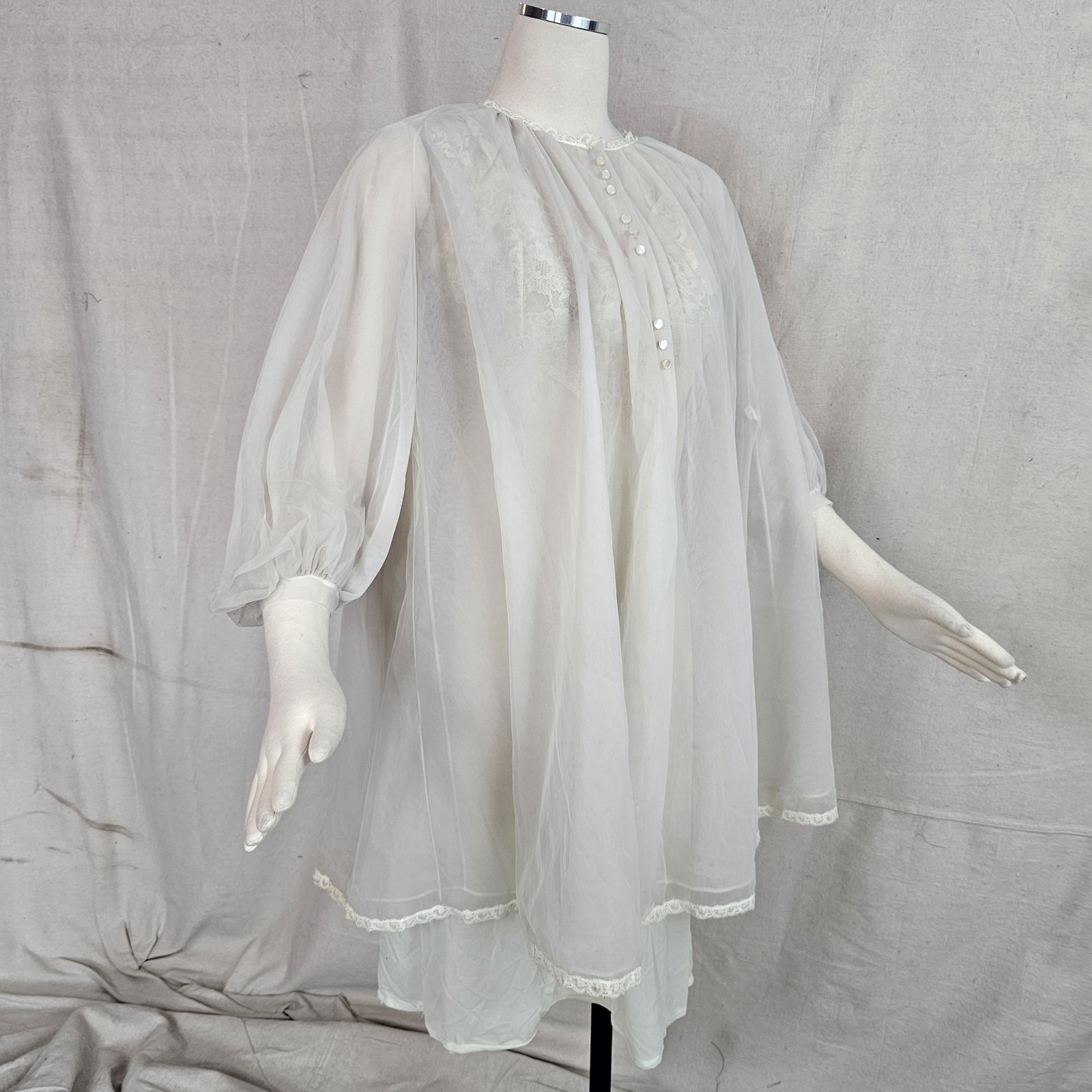 Vintage 1960’s Robe Peignoir Lingerie White Chiffon Mod Sheer Duster Ghostly